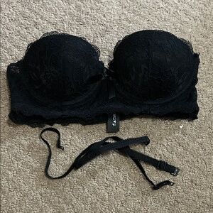 Elegant Black Lace Strapless Bra